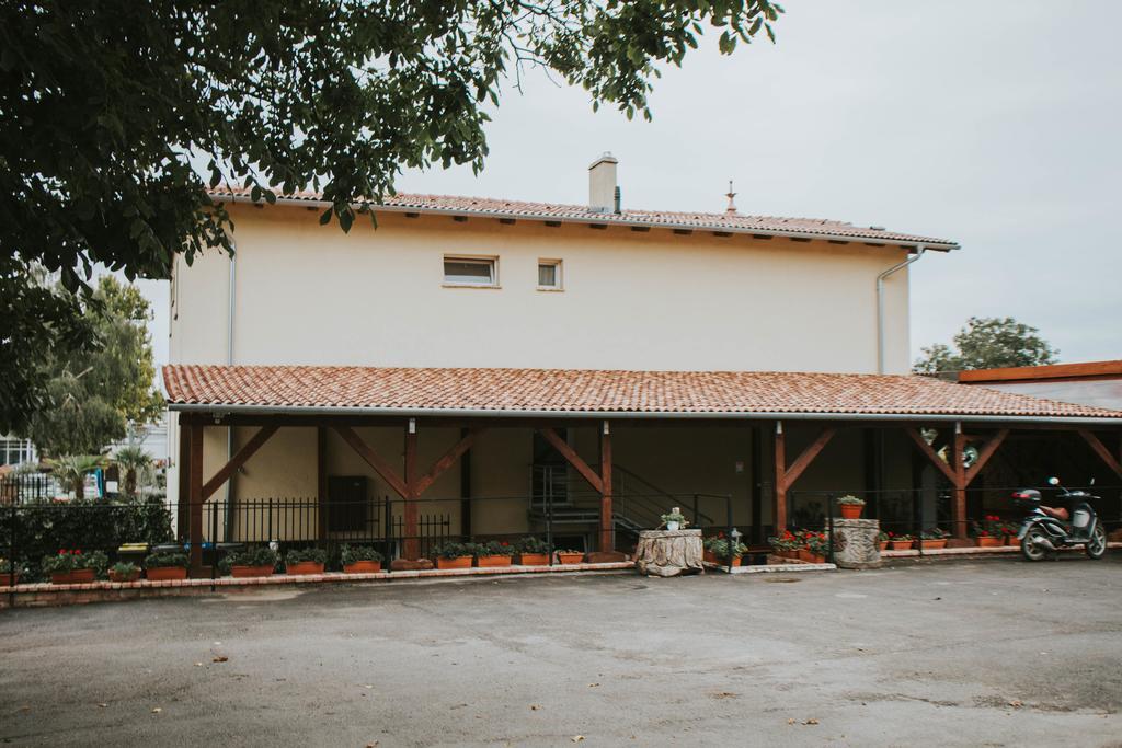 Szep Kert Vendeghaz Hotel Szekszard Exterior photo